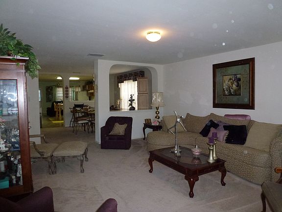 MAIN LIVING ROOM