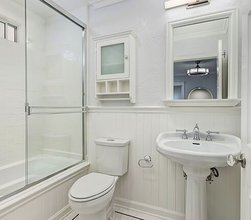 5th image of 916 N Alfred St APT 4