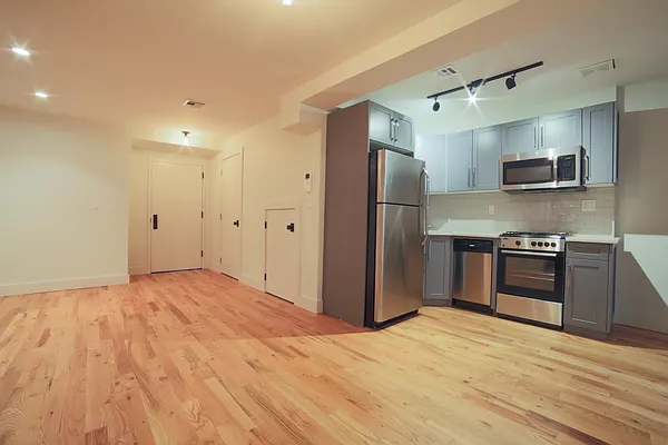 Rented by Prime Square Realty | media 21