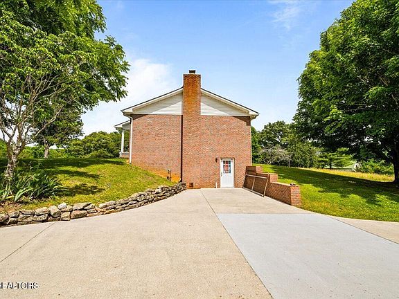 4th image of 1476 Flat Hollow Rd