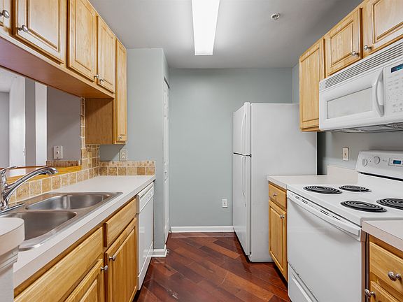 5th image of 3015 Aqua Vista Ln #19119