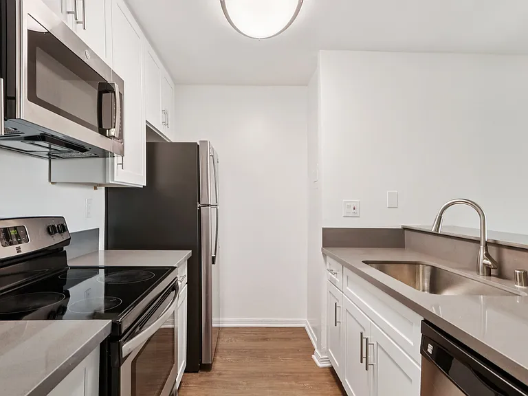 The Linden Apartments — Photo 12