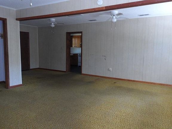 2nd image of 1521 Maggie Ln