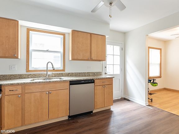 4th image of 366 Park Ave