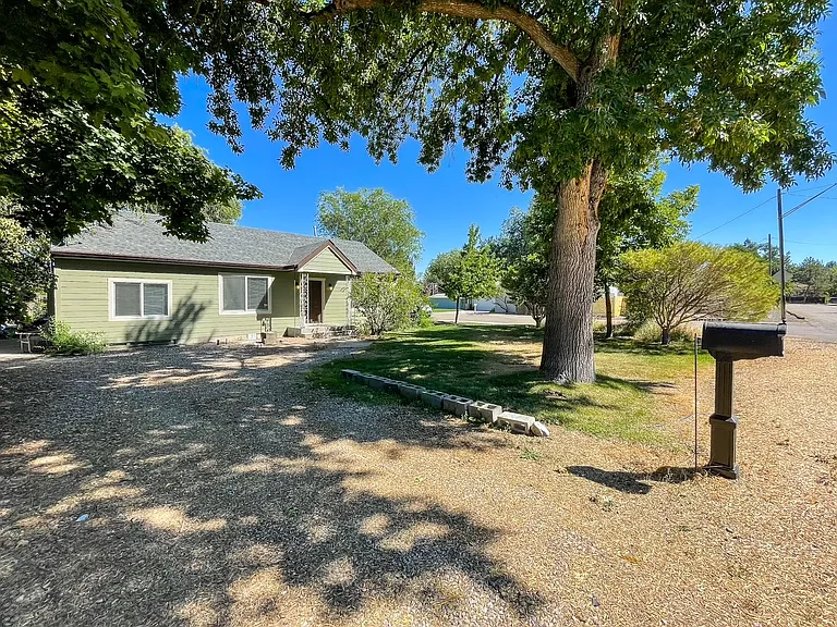 2928 S Leadville Ave — Photo 1