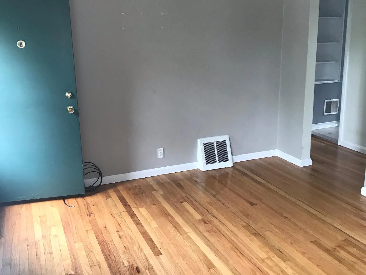 3404 Linwood Avenue — Photo 3