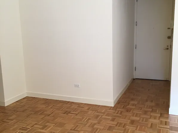 120 East 87th Street image 2 of 5