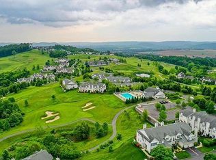 1119 Old Course Ln, Easton, PA 18042