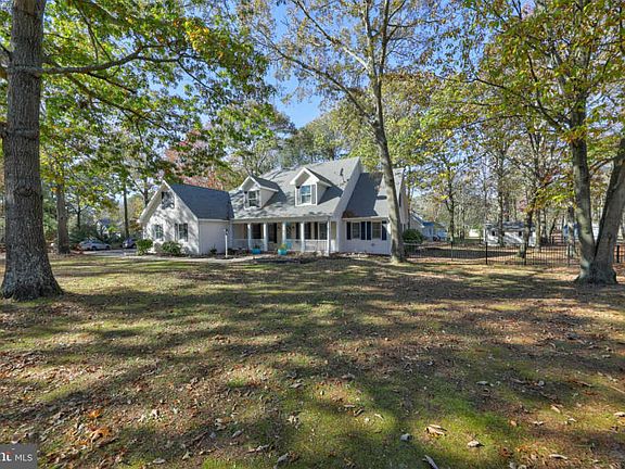 5th image of 202 W Manor Dr