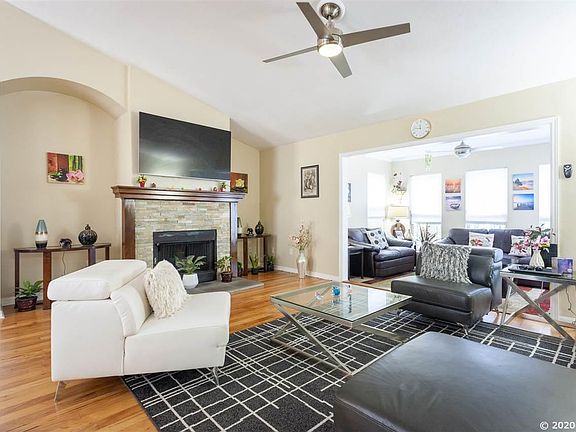 4th image of 9303 NW 23rd Pl