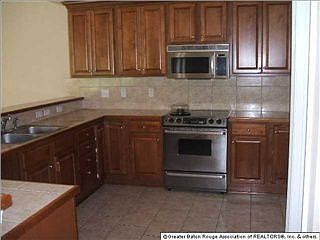 5th image of 18048 Timberview Dr