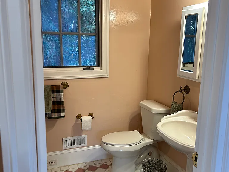 473 Valley View Dr — Photo 11