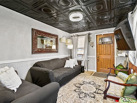 4th image of 1409 Herbert St