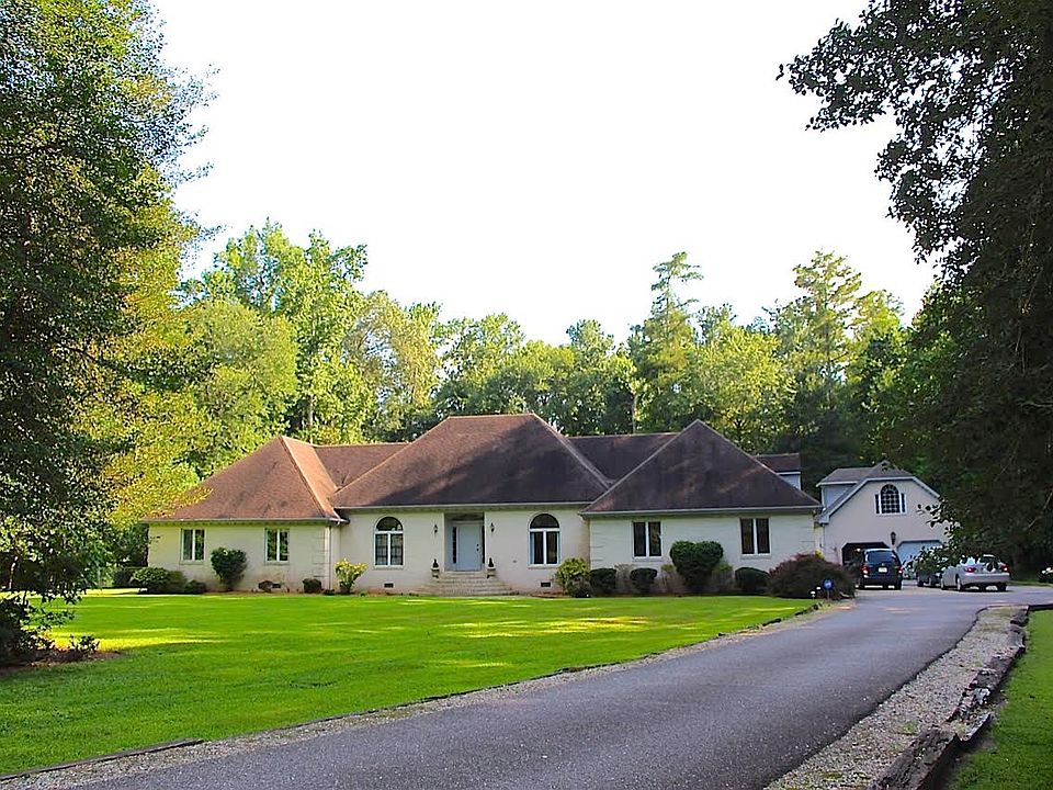 1st image of 633 Water Oak Ct