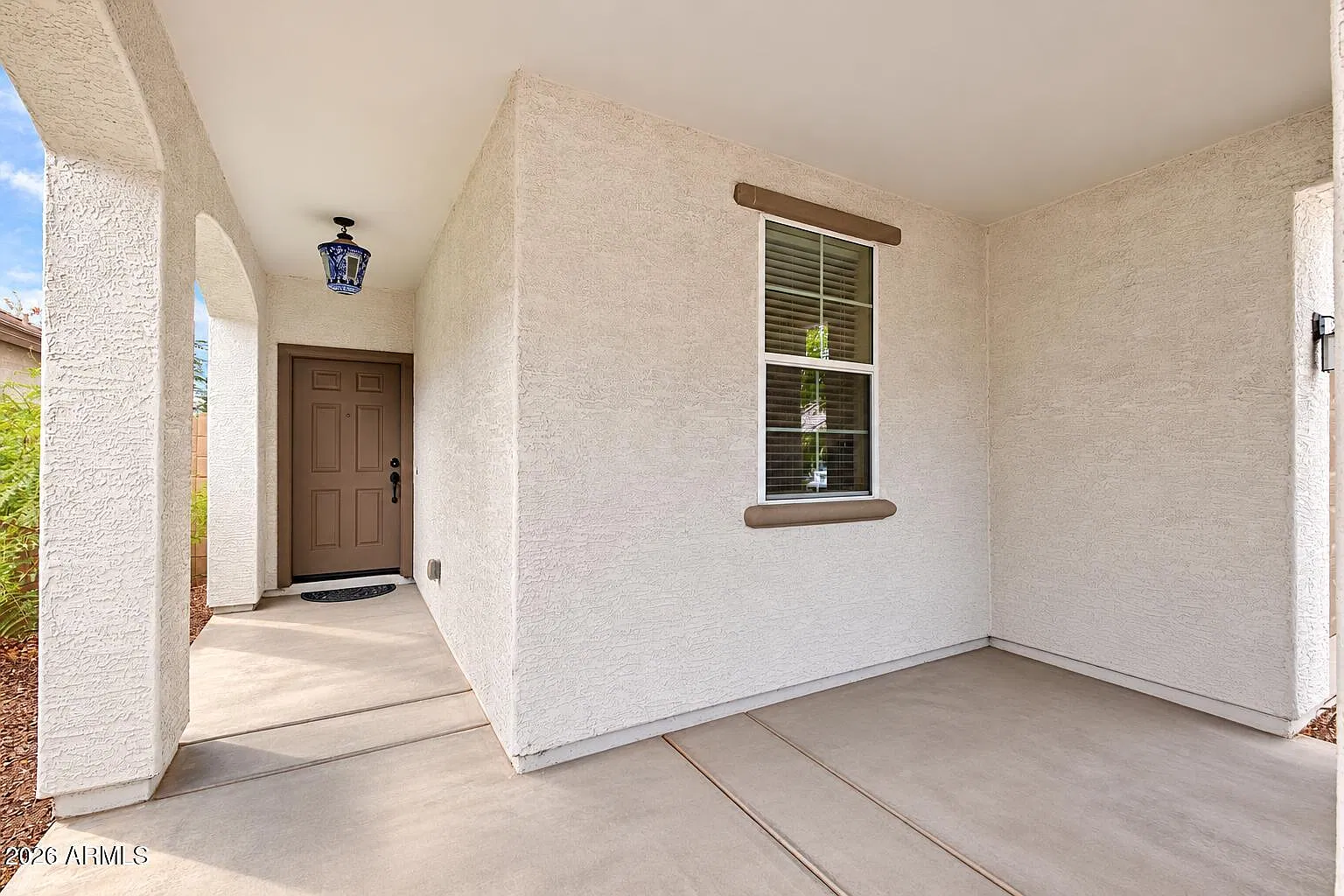 4 bed, 3.0 bath, 2301 sqft, $2,500 — Photo 2