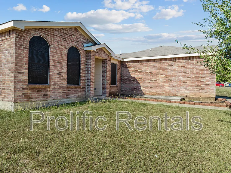 3308 Catalina Dr — Photo 4