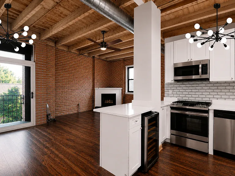 809 E 40th St #4 — Photo 3
