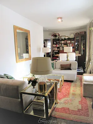 Rented by City Connections Realty | media 32