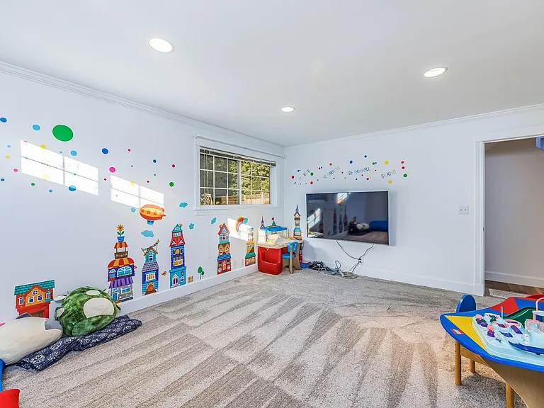 10648 NE 47th Pl — Photo 30