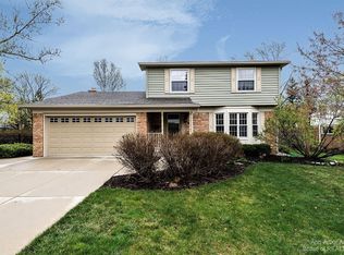 2005 Churchill Dr, Ann Arbor, MI 48103