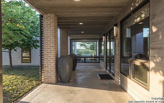 4th image of 1167 Lexington Dr