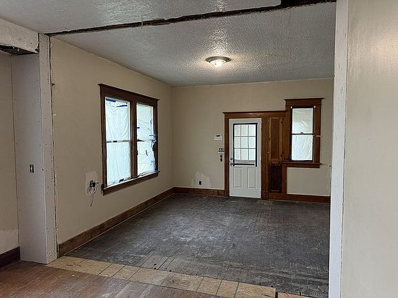 2nd image of 2028 Myrtle St