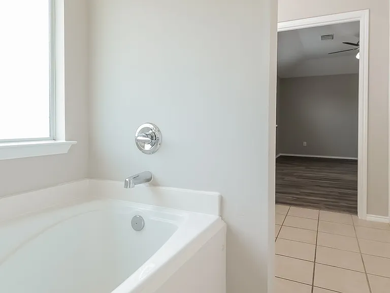 7318 Cypress Prairie Dr — Photo 12