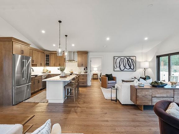 3rd image of 46 Sandwich Rd #22
