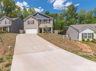 220 Roper St, Candler, NC 28715