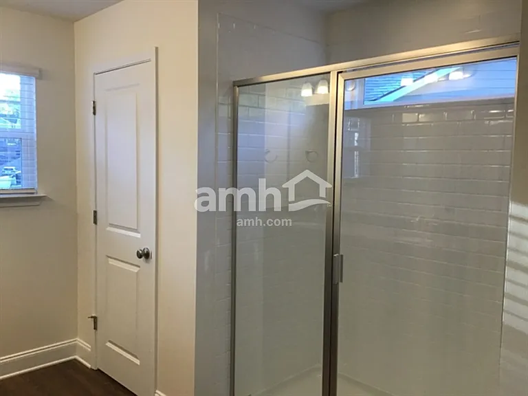 84 Lindridge Dr — Photo 11