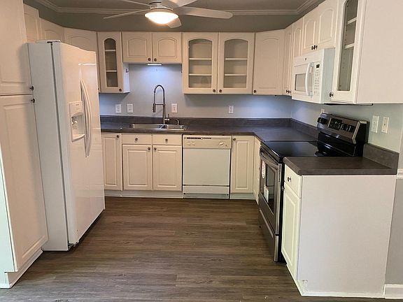 Kitchen with brand new range