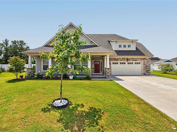2nd image of 106 Snoozy Manor Ln