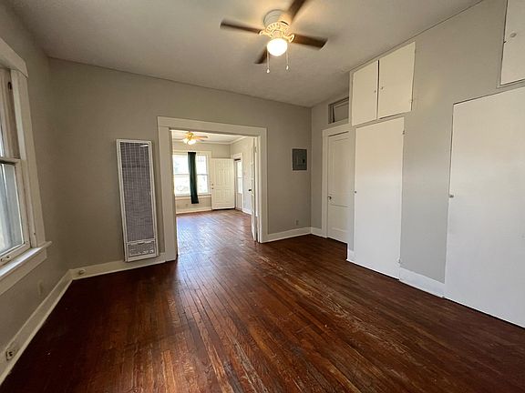 3rd image of 700 W Elsmere Pl