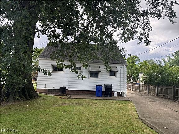 4th image of 13922 Elsetta Ave