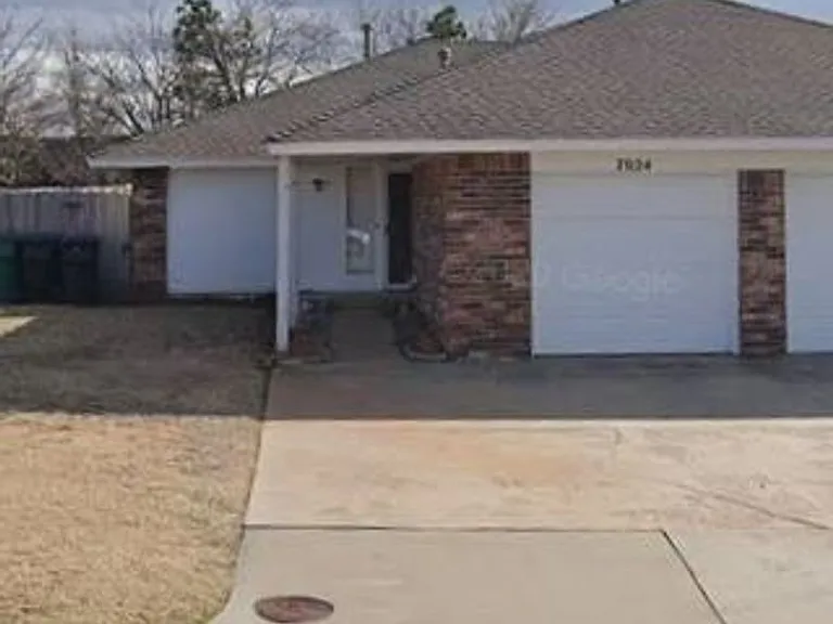 7024 Woodlake Dr — Photo 1