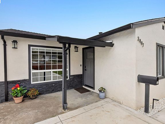 3rd image of 3447 Seven Hills Rd