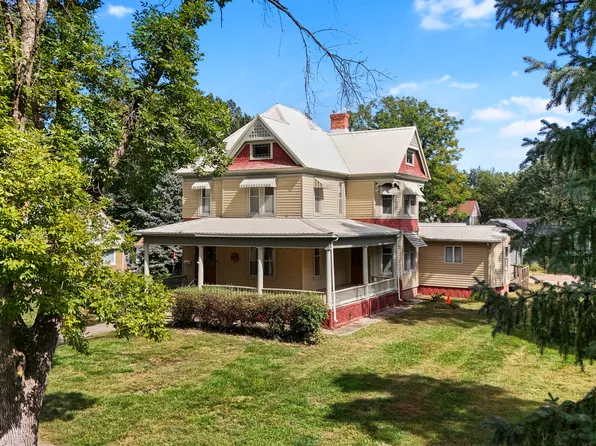 208 Court St, Vermillion, SD 57069