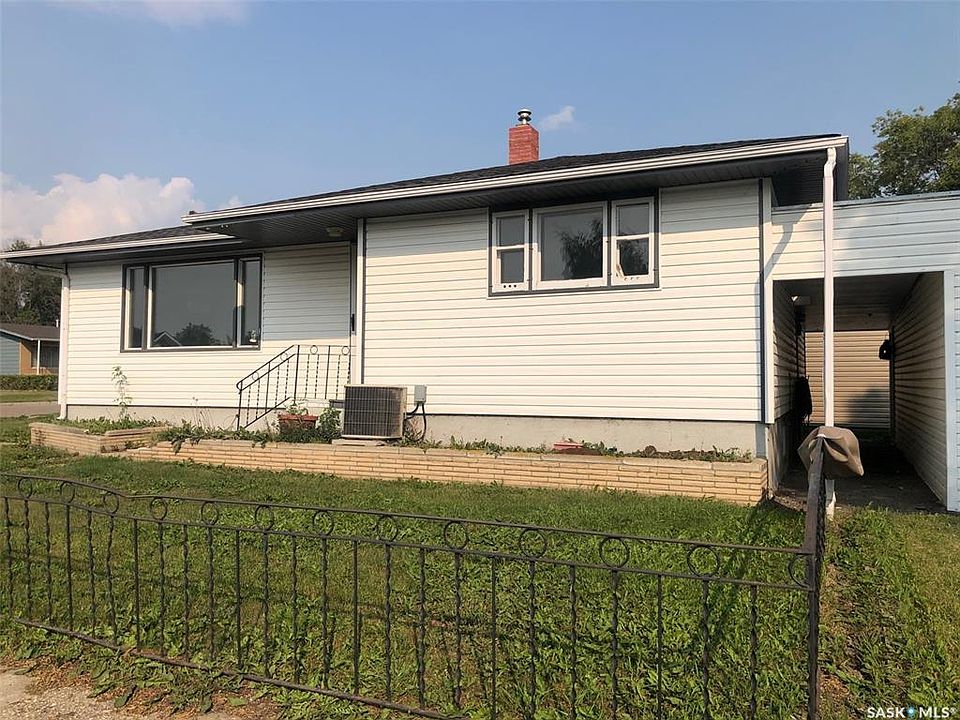 1st image of 303 Fourth AVENUE E