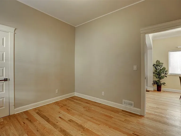 2235 Irving St — Photo 10
