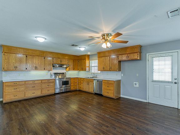 5th image of 385 Quail Hollow Ln