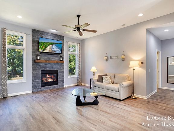4th image of 2313 Randall Ave NW