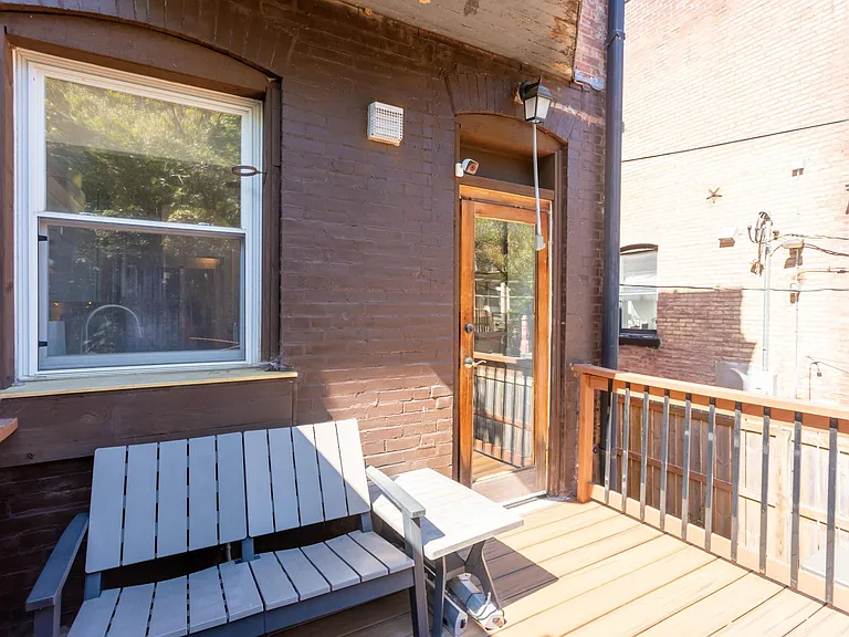 230 N Newstead Ave — Photo 25