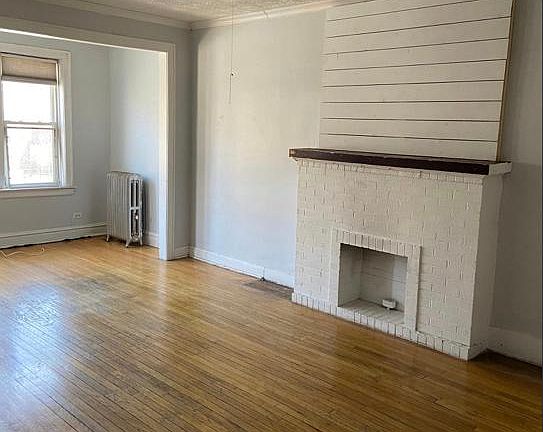 Living room/sun room