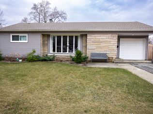 903 S Main St, Crown Point, IN 46307
