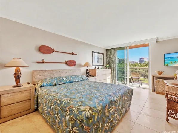 2045 Kalakaua Ave APT 214, Honolulu, HI 96815