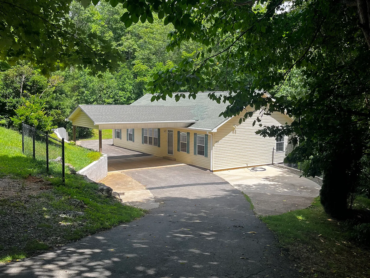 123 Kent St — Photo 1