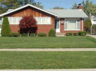 20325 Chalon St, Saint Clair Shores, MI 48080