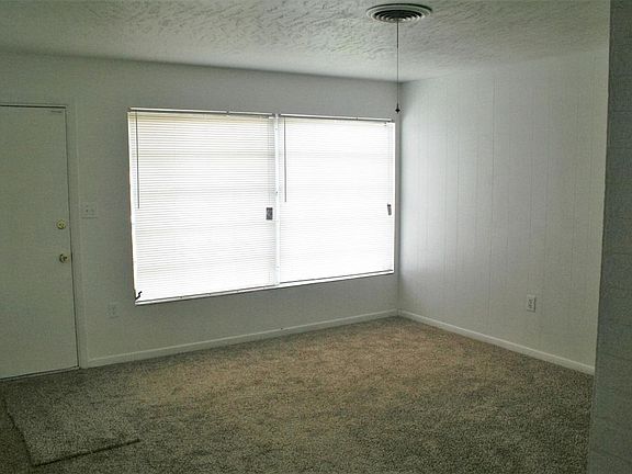4th image of 1445 Thomas St