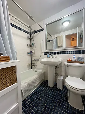 Rented by Douglas Elliman | media 14