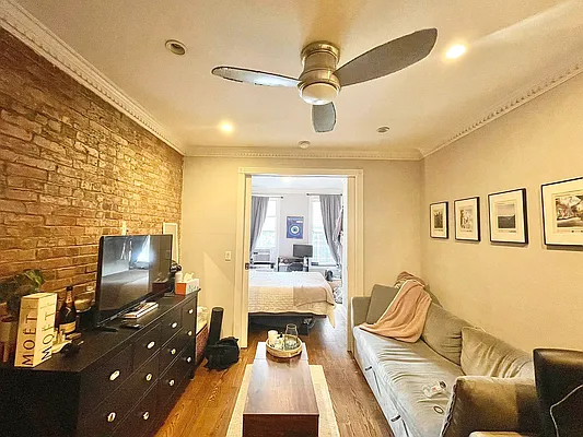 Rented by Century 21 Premier  | media 15